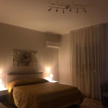フォルツァ・ダグロCasa Di Luciaアパートメント エクステリア 写真