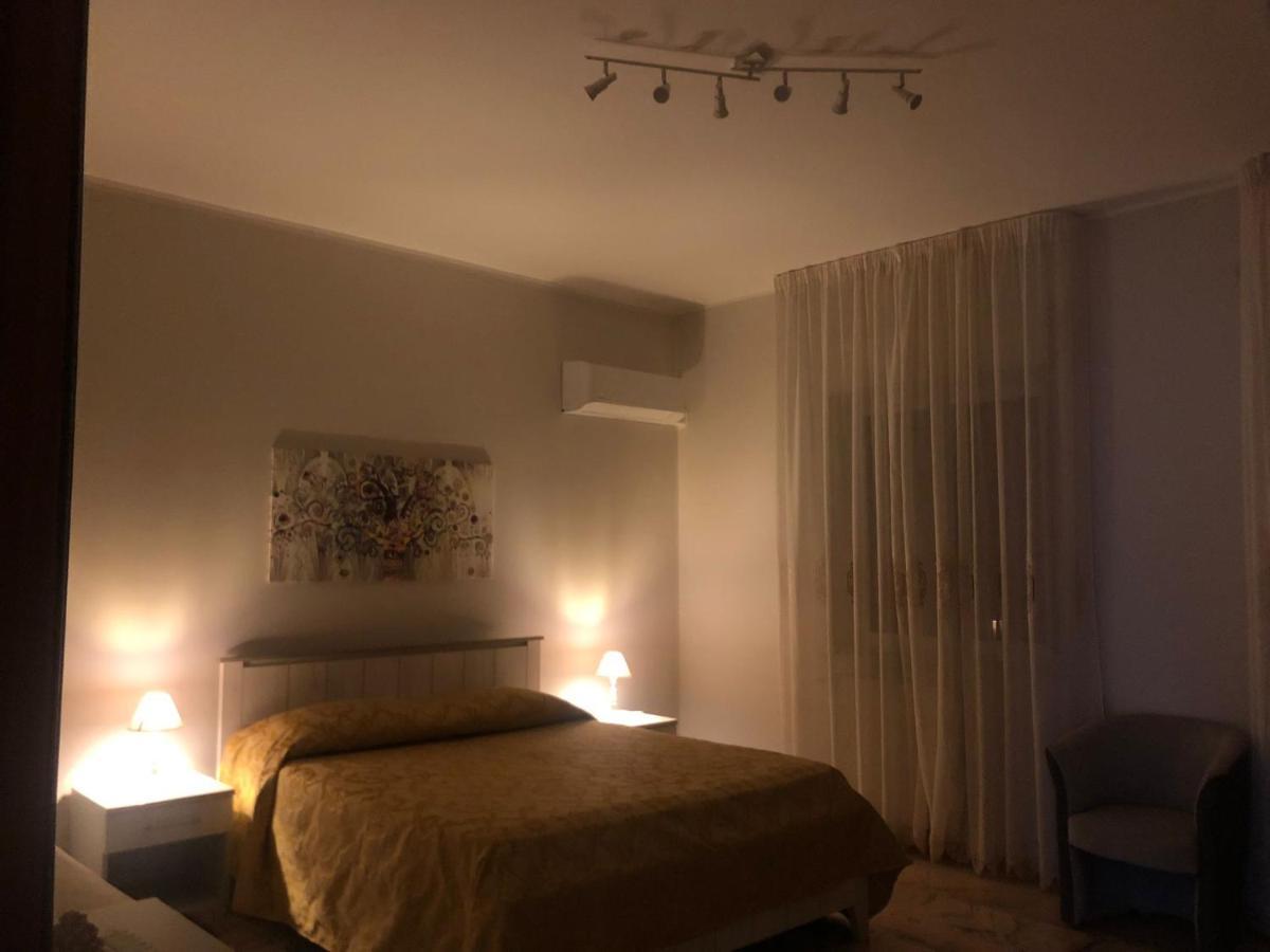 フォルツァ・ダグロCasa Di Luciaアパートメント エクステリア 写真